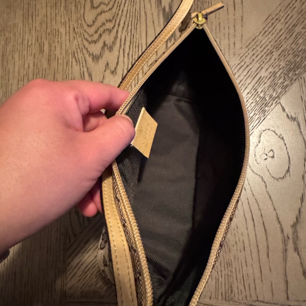 Authentic Gucci GG Canvas Boat Handbag - Picture 9 of 12